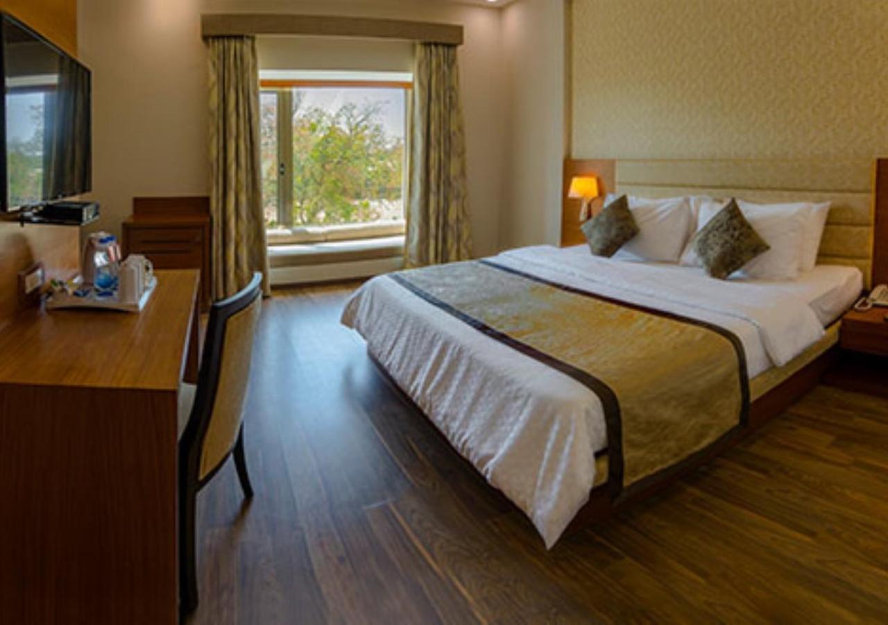 The India Benares Hotel Eksteriør billede
