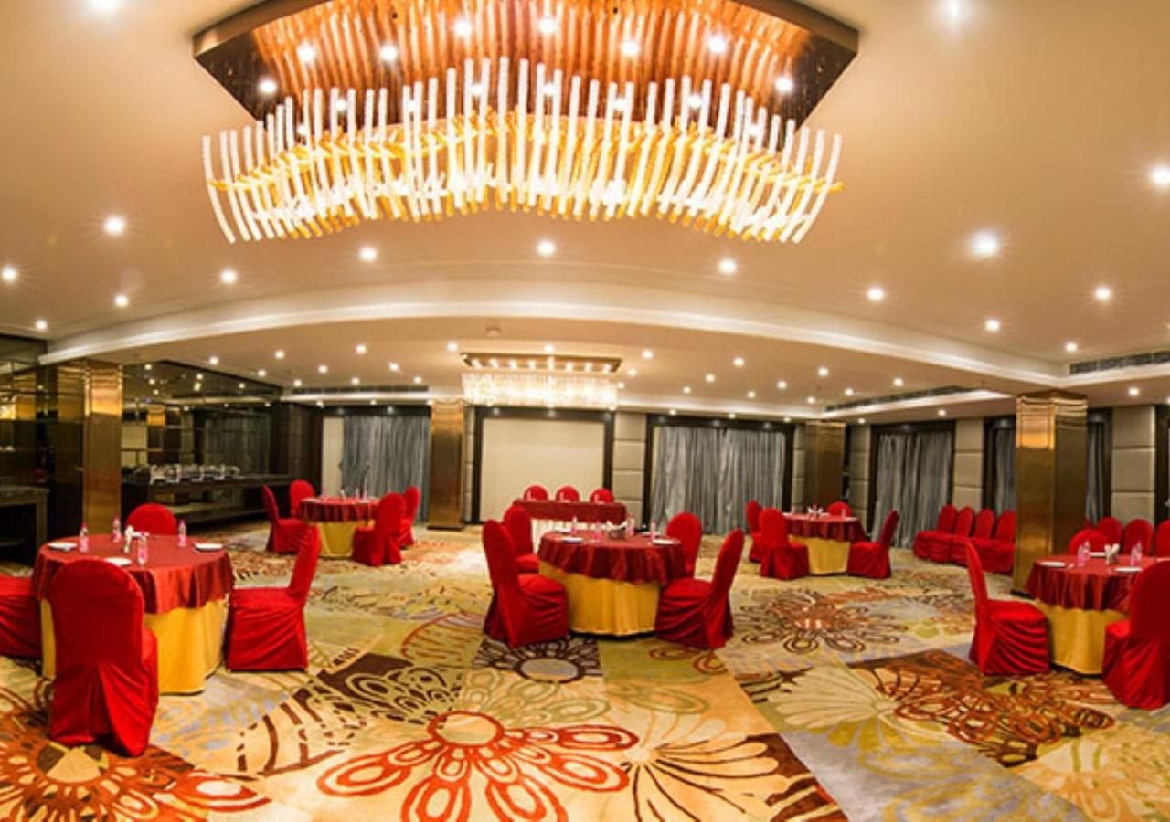 The India Benares Hotel Eksteriør billede
