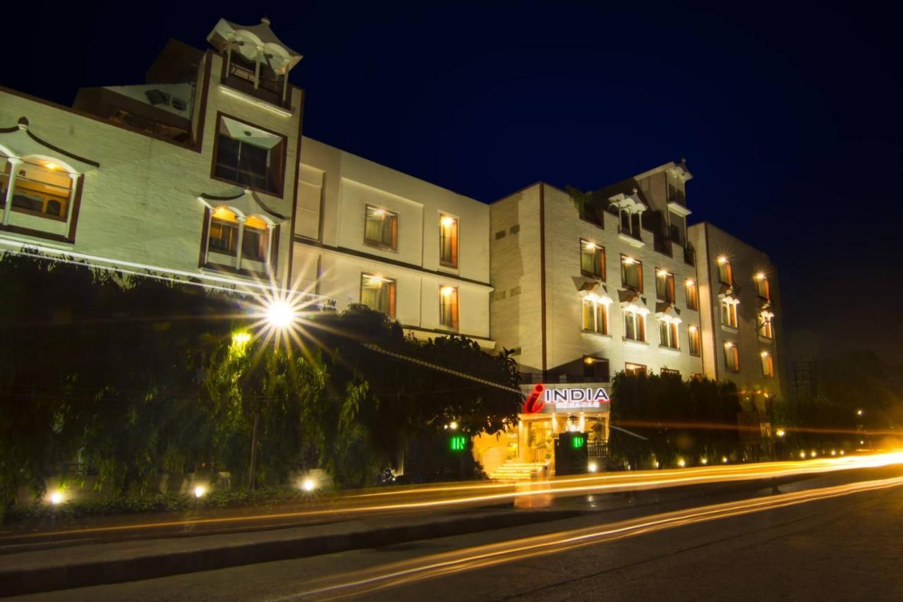 The India Benares Hotel Eksteriør billede